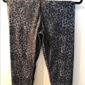 Stone Leopard Scrunchy Light n Luxe Leggings